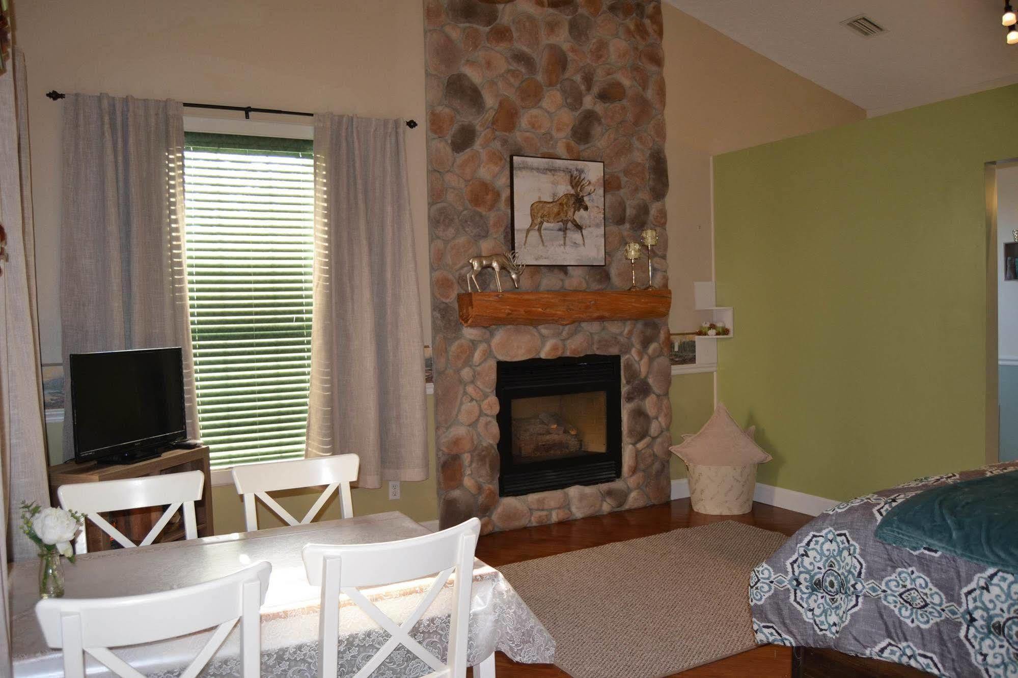 Rock Pointe Ranch Bed and Breakfast Floral City Exteriör bild